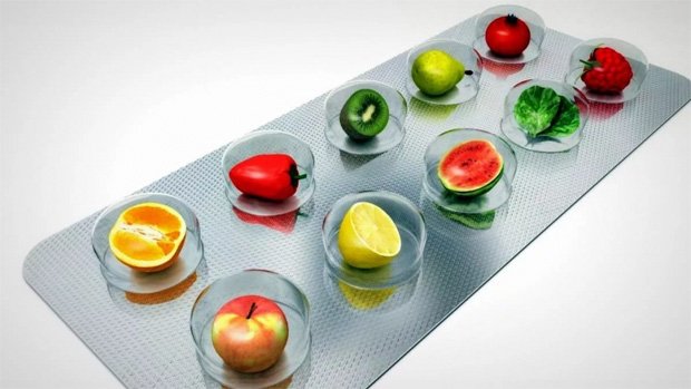 В стикере для таблеток нарисованы различные фрукты и овощи